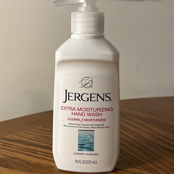 Jergens Bath Body Cherry Almond Jergens Extra Moisturizing